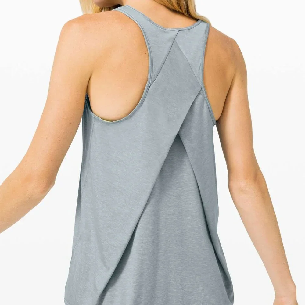 Lululemon Essential Tank *Pleated Blue Cast Size 10 - Picture 2 of 9